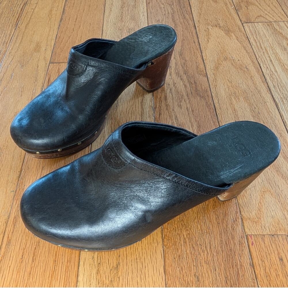 UGG Gwyn Black Leather Shearling Lined Clog Mules Wooden Heel Size 7